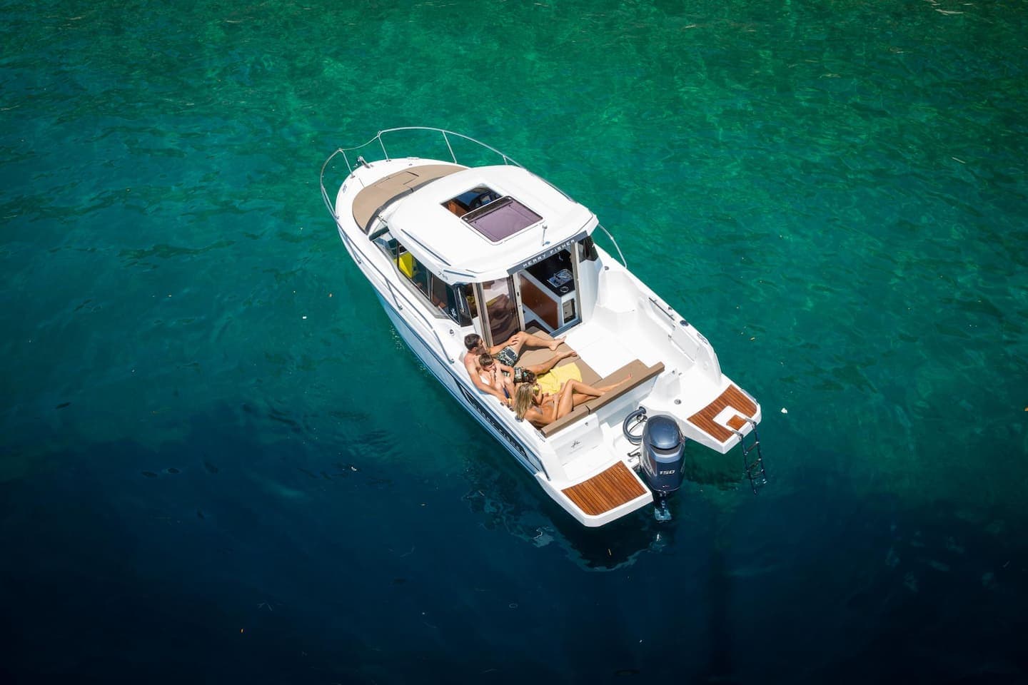 Merry Fisher 795: on the water