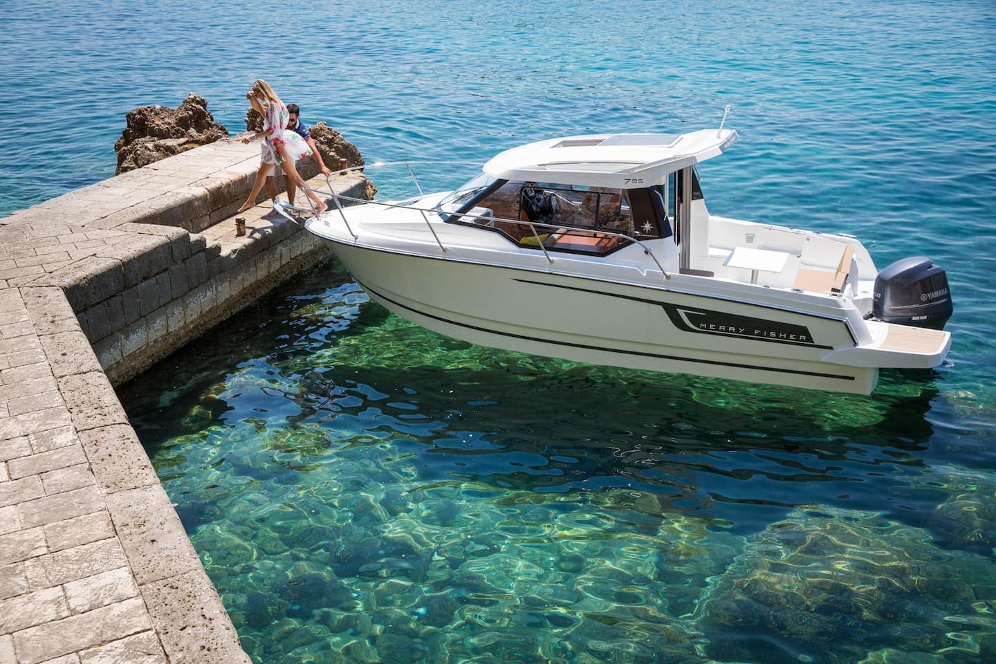 Merry Fisher 795: on the water
